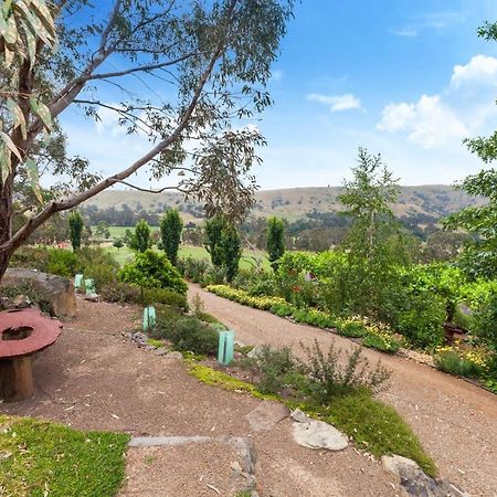 Strawbale Cottage - Wingspread Garden Strath Creek Exterior foto